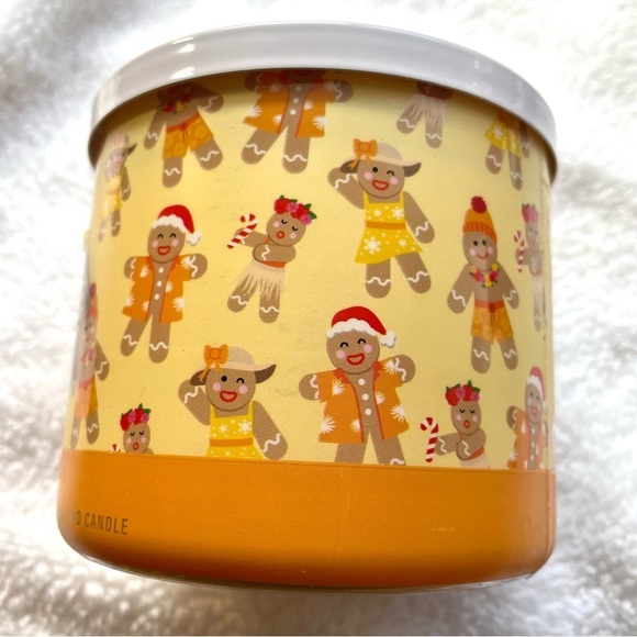 NWT Bath & Body Works 3-Wick Scented Candle – Merry Cookie 🍪🎄 - Picture 5 of 8